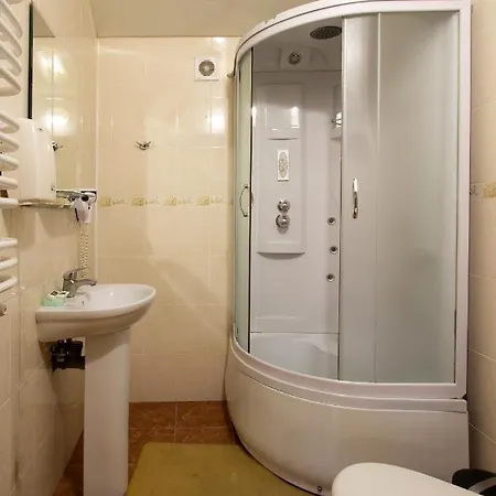 Hotel у мар'яни і назара