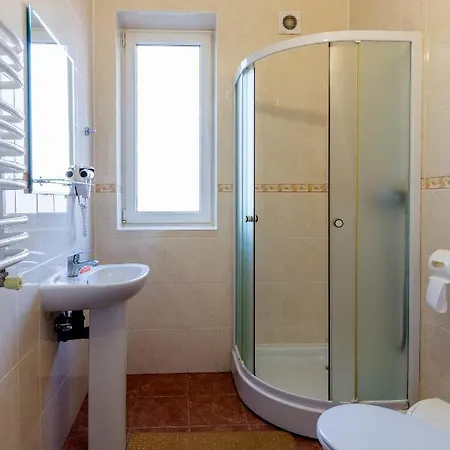 у мар'яни і назара Hotel *