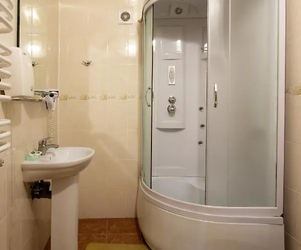 Otel у мар'яни і назара
